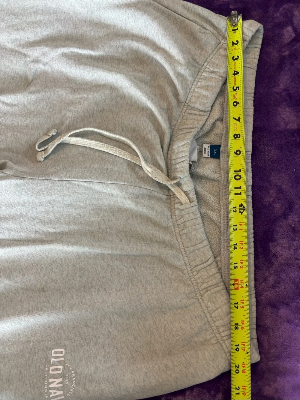❤️‍🔥❤️‍🔥5/$30 Old Navy Light Gray Graphic Sweats with White Logo